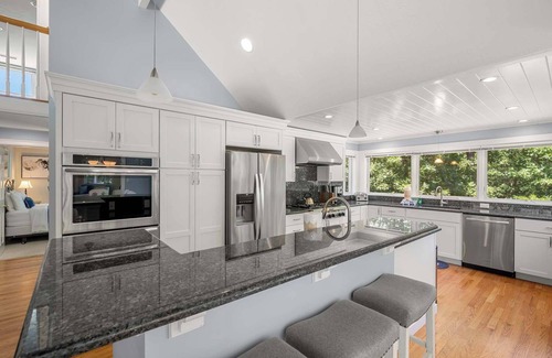 North Chatham House | Beautifully Renovated w/Access to Beach!