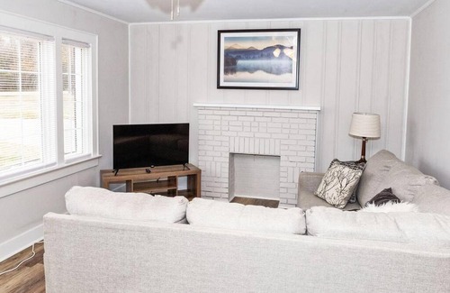 Boger City House | Beautifully Restored Ranch Home in Heart of Town
