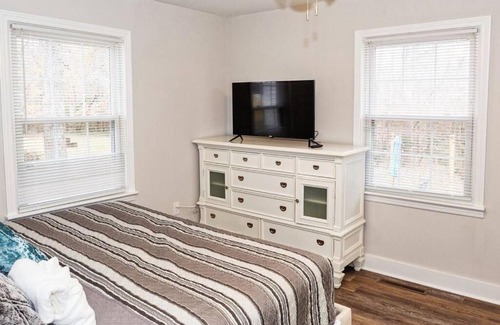 Boger City House | Beautifully Restored Ranch Home in Heart of Town