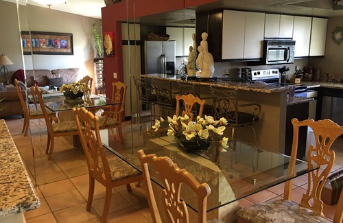 Palm Springs Condo | Beautifully styled casita hideaway blocks from Downtown Palm Spring