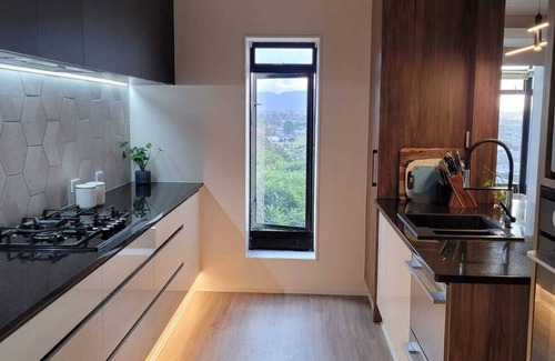 Te Awamutu House | Beauty with Panoramic Views of Mount Pirongia