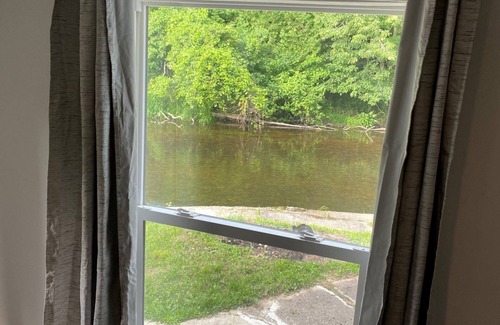 Barryton House | Beaver Den - A relaxing stay on the Chippewa River!