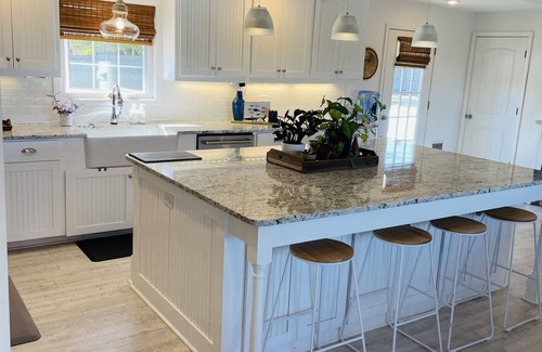 Springdale House | Beaver Lake Hilltop Home by War Eagle Park & Marina