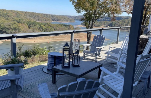 Springdale House | Beaver Lake Hilltop Home by War Eagle Park & Marina