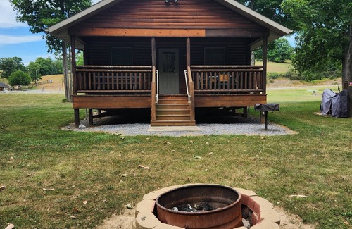 Clearville Cabin | Beaver Lodge At Creekside Resort