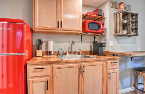 Green Mountain Falls Apartment | Beaver Lodge MTN Town Escape GMF