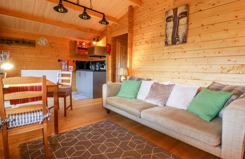 Leavening Cottage | BECKSIDE LODGE, romantic, character holiday cottage in Malton
