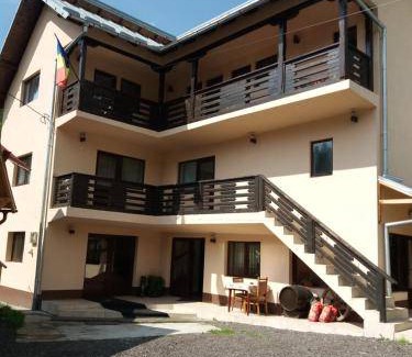 Dambovicioara Bed & Breakfast | Bed and breakfast ∙ 2 guests