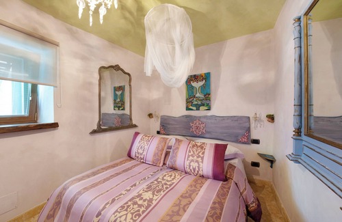 Varazze Bed & Breakfast | Bed and Breakfast 'Gocce Di Cristallo' with Sea View, Wi-Fi and Air Conditioning