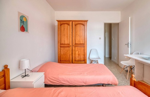 Jolimont-Soupetard-Bonhoure Bed & Breakfast | Bed and Breakfast with Locals in Toulouse with Wi-Fi