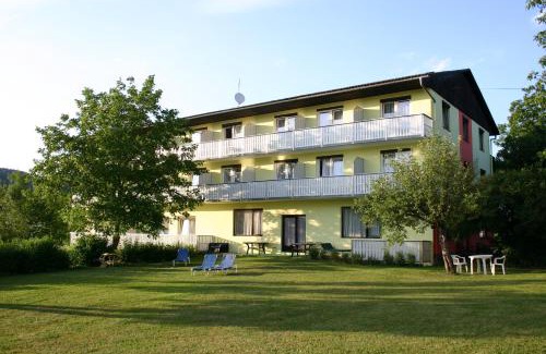 Sankt Primus Hotel | Bed & Breakfast Eckwirt