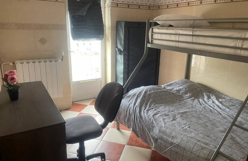Poissy Bed & Breakfast | Bed & Breakfast