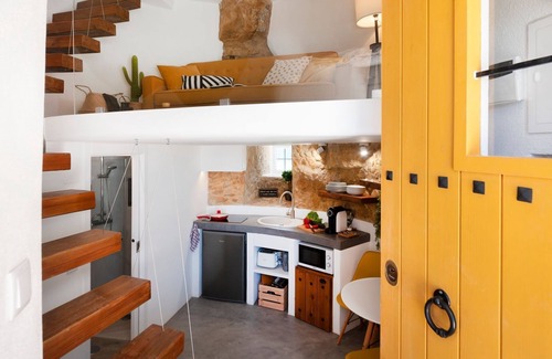 Mafra House | Bee Moinho - One Bedroom House, Sleeps 3