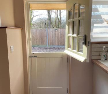 Billingshurst Apartment | Beech Cottage
