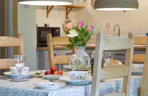 Newton Abbot House | Beech Tree Cottage At Blackaton Manor Farm