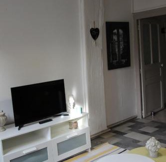 Chartres Apartment | BEGUINES