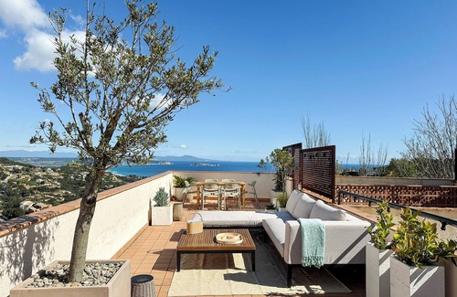 Begur Apartment | Begur Sunset ,2 bedroom loft close to the center of Begur. With terrace and gorgeous sea views (H42)