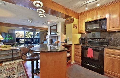 Killington Condo | Behnke Family Retreat: Mountain View 1BR/1BA Condo at Mountain Green Resort. Ski Shuttle