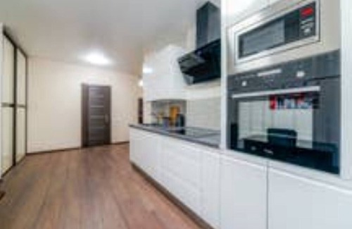 Pervomaysky District Apartment | Beige by Picasso Apartments | ТЦ Dana Mall, Метро