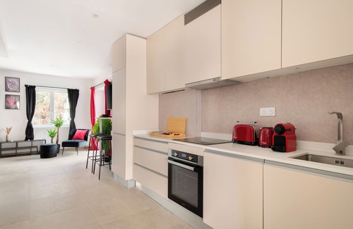 Villeboeuf - Fauriel - Vivaraize Apartment | Beige Hospitalité - Ruby - Love Room - Netflix