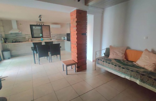 Corbere-les-Cabanes Apartment | Bel Appartement, au Calme. Animaux de Compagnie Acceptés !