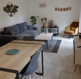 La Begude-de-Mazenc Apartment | Bel appartement avec jardin