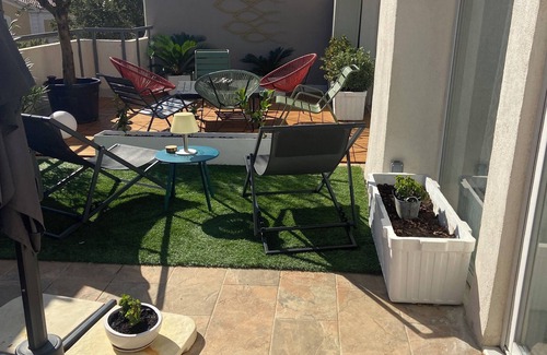 Le Rouet Apartment | Bel Appartement Dernier Etage Grande Terrasse vue sur le Stade
