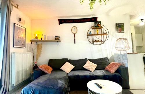 Juncasse - Argoulets Apartment | Bel Appartement T3 de 60m2 avec Parking, Terrasse, proche du Métro et du Périph