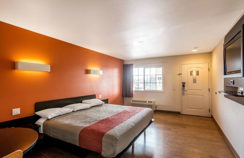 Bell Gardens Hotel | Bell Gardens, CA - Los Angeles