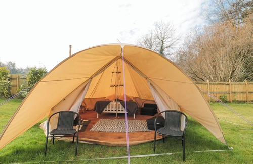 Shoscombe Cottage | BELL TENT 3, romantic, character holiday cottage in Timsbury