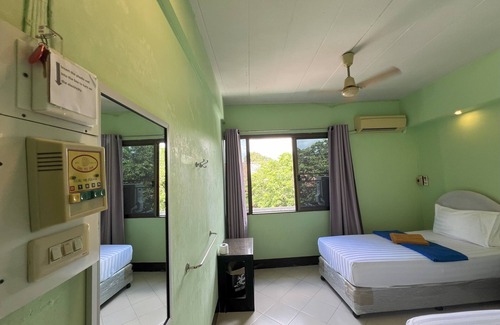 Chana Songkhram House | Bella Bella House