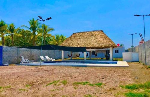 Monterrico House | Bella casa de playa 2, junto al mar con piscina privada