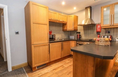 Southport Cottage | BELLA VITA, pet friendly, with a garden in Southport