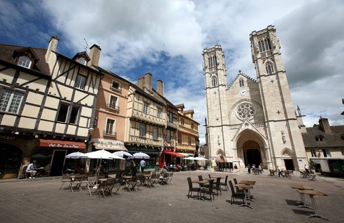 Chalon-sur-Saone Apartment | Belle Appartement Entier