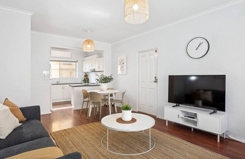 Henley Beach South Apartment | Belle Escapes - Relax Inn Henley Beach South