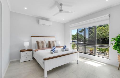 Trinity Beach House | Belle Escapes Sea Bon