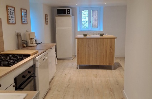Saint-Jean-sur-Mayenne House | Belle Maison au Bord de L'eau