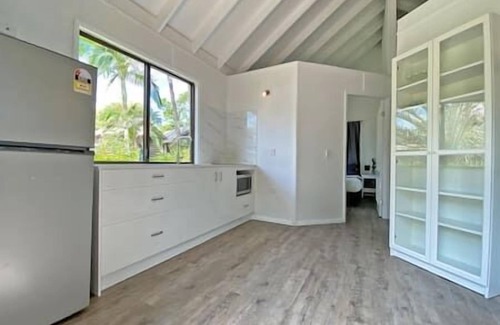 Amity Point Cabin | Belle's on Ballow - Kookaburra Lodge