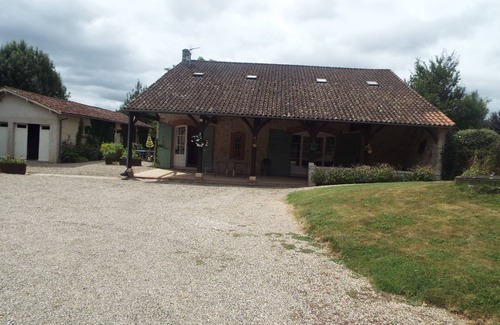 Penne-d'Agenais House | Belle Vue a Charming 2 bedroom Gite set in picturesque location.