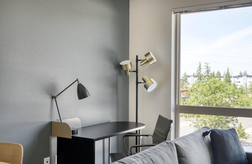 Northeast Bellevue Apartment | Bellevue 1BR w Gym Roof WD nr Bars Dining SEA-423