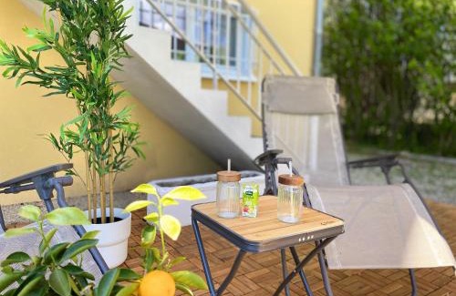 Aix-les-Bains Apartment | Bellevue T1 cozy avec piscine et panorama alpin - proche du lac