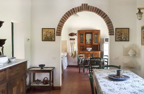 San Vincenzo House | Bellisima rustic style house near the sea