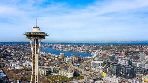 Belltown Apartment | Belltown Perch, explore like a local 99 Walkscore