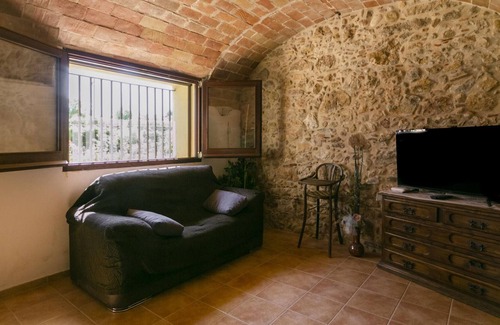 Llers Villa | Belvilla by OYO Casa Can Pitchio