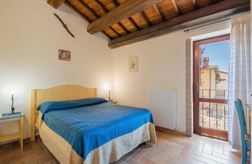 Sellano House | Belvilla by OYO Fonni Blu