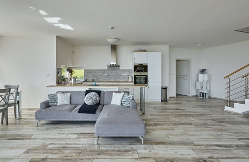 Benecko Villa | Benecko LBZ170
