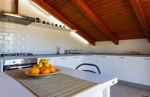 Marina di Ascea Apartment | Benedetta's House is a comfortable vacation home just 150 m from the sea.