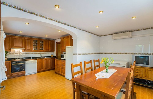 El Toro Ski Chalet | BENESTAR house with swimming pool and air conditioning