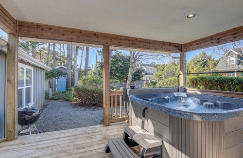 Lincoln Beach House | Bent Beach