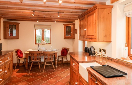 Crich House | BENT CHAPEL COTTAGE, pet friendly, with a garden in Wirksworth